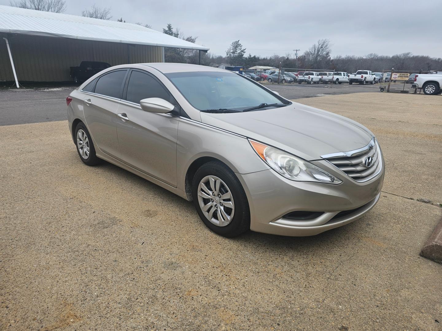 2011 GOLD Hyundai Sonata GLS Auto (5NPEB4AC6BH) with an 2.4L L4 DOHC 16V engine, 5-Speed Automatic transmission, located at 533 S Seven Points BLVD, Seven Points, TX, 75143, (430) 255-4030, 32.313999, -96.209351 - Photo#1